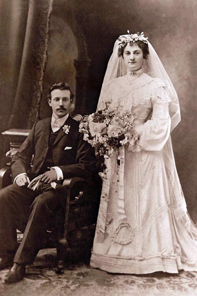 Albert J Pitman (b 1882) & May Margaret Keir<br/>Wedding Day - Yarrawonga<br />1904