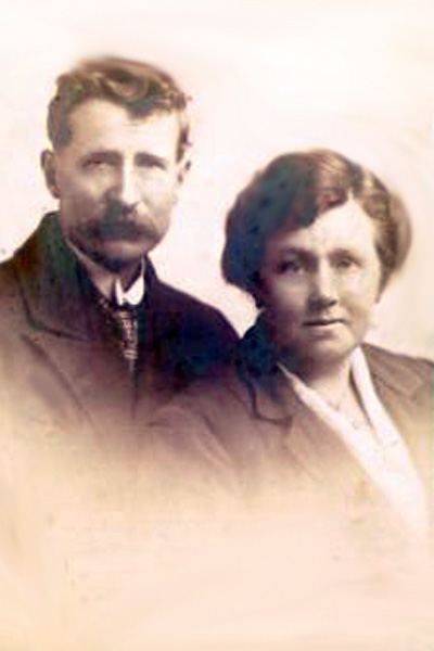 Charles Rawson (b 1876) with wife, Violet Horrocks